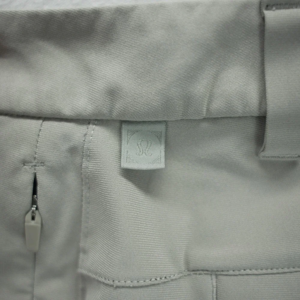 Lululemon Commission Short 9 Light Khaki Tan Mens Size 36 Golf Casual Chino